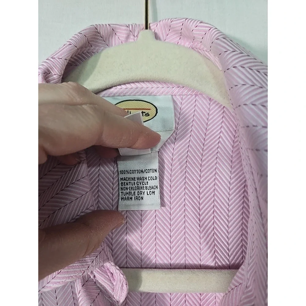 Talbots Women's Size 4 Button Up‎ Blouse Wrinkle Resistant Pink White Chevron